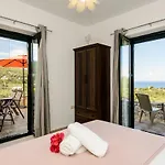 Villa Mani's Kept Secret - Seaview Lida *