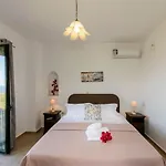 Villa Mani's Kept Secret - Seaview Lida *