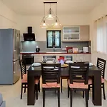 Villa Mani's Kept Secret - Seaview Lida