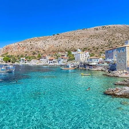 Villa Mani's Kept Secret - Seaview Lida