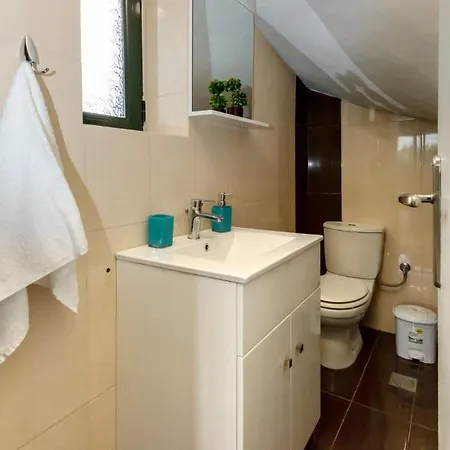 Mani's Kept Secret - Seaview Lida *