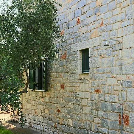 Villa Mani's Kept Secret - Seaview Lida