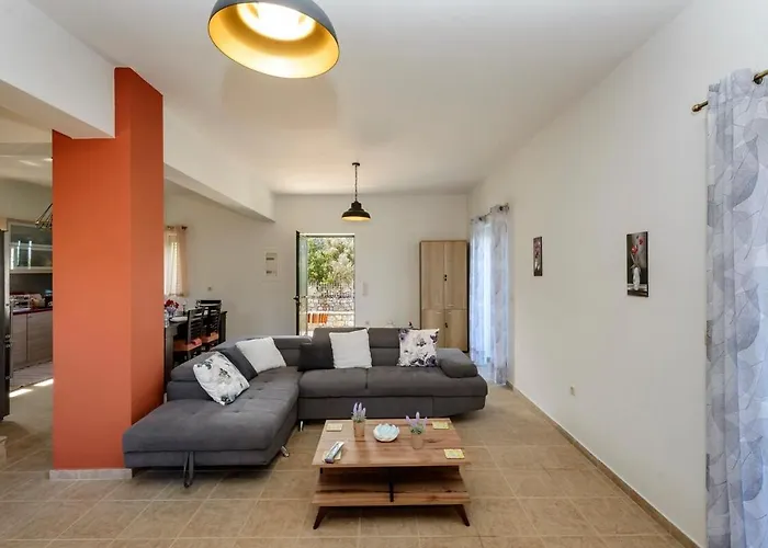 Mani's Kept Secret - Seaview Lida