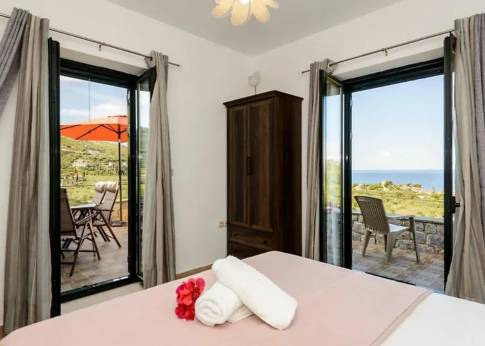 Villa Mani's Kept Secret - Seaview Lida *