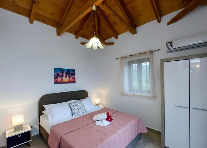 Mani's Kept Secret - Seaview Lida *